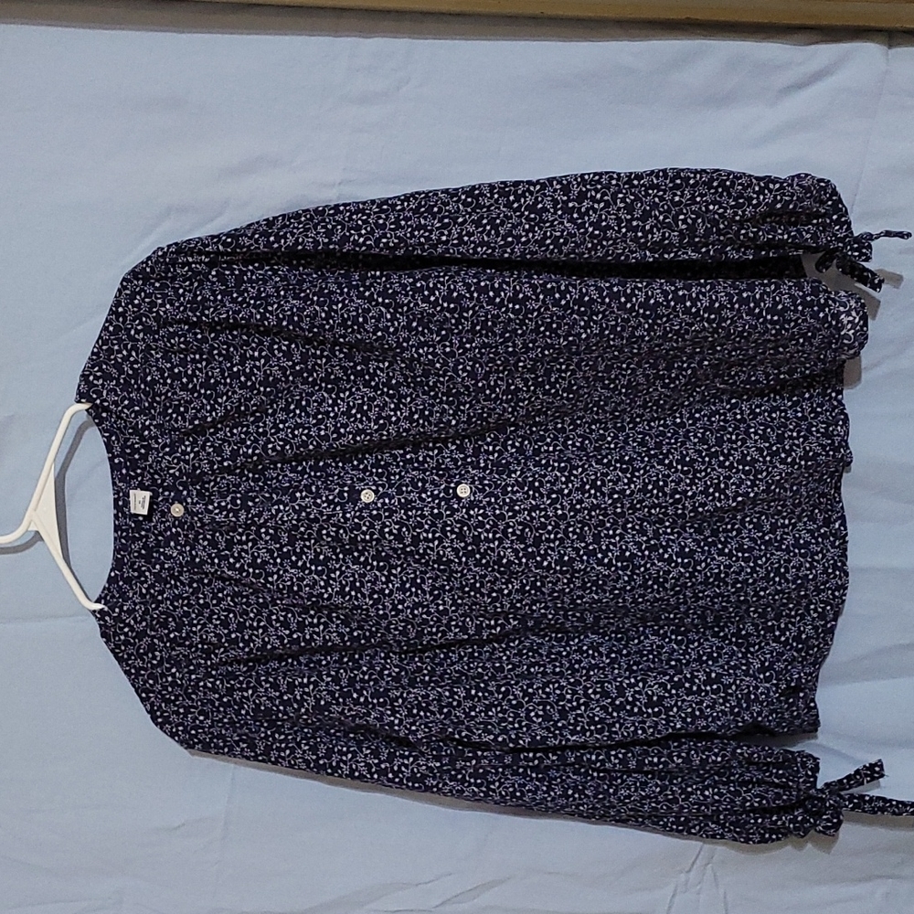 Old Navy cordoroy blouse XL, navy blue with floral print.